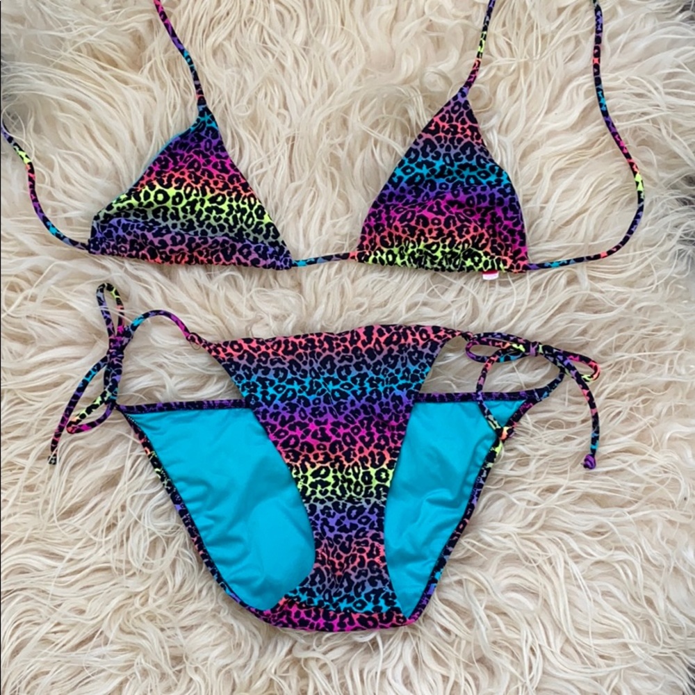 Victoria’s Secret leopard print bikini